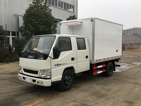 江铃双排冷藏车