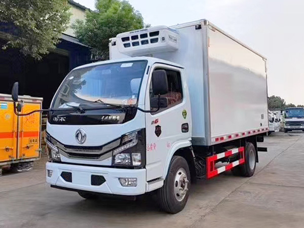 东风多利卡D6冷藏车