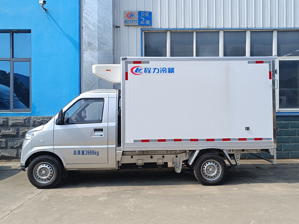 五菱冰宝纯电动冷藏车