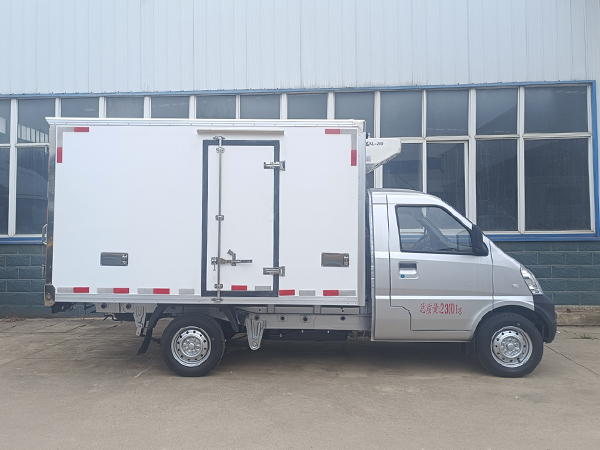 五菱荣光小卡冷藏车