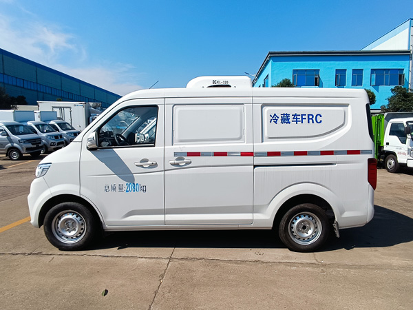 长安跨越星V3冷藏车