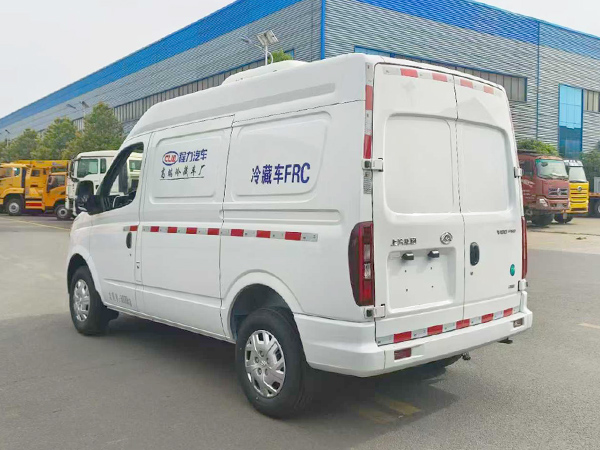 上汽大通V80冷藏车