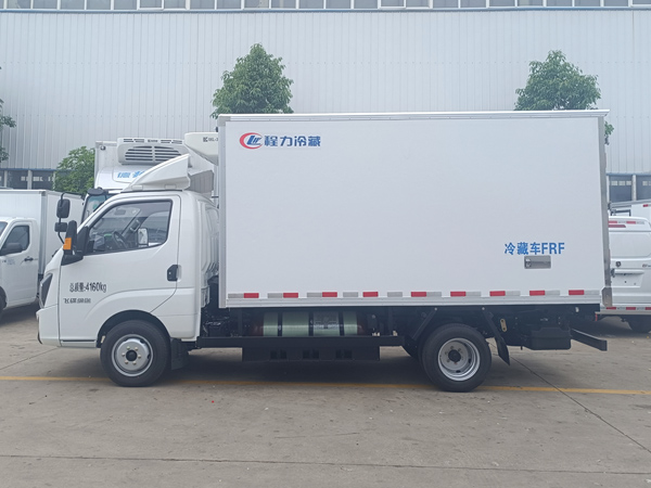飞碟缔途天然气冷藏车