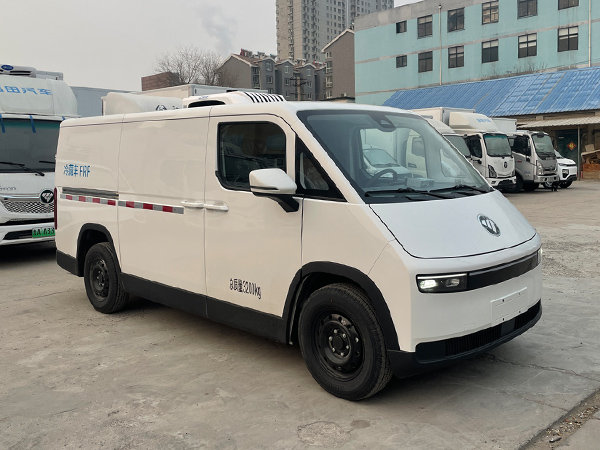 福田风景i7纯电动冷藏车
