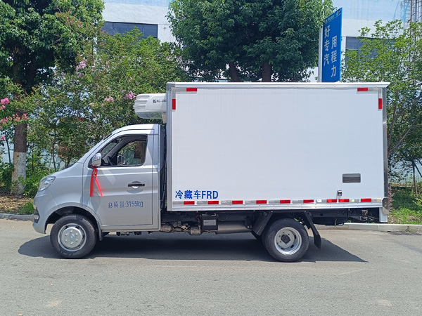长安跨越王X1冷藏车