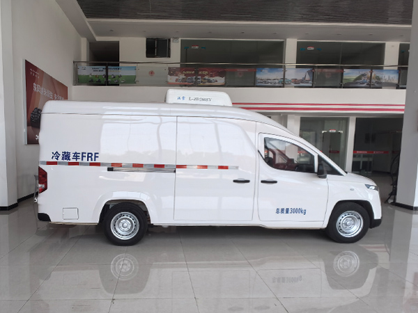 菱势黄金仓纯电动冷藏车