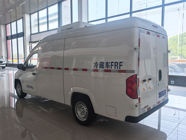 菱势黄金仓纯电动冷藏车