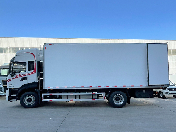 东风天锦KR PLUS冷藏车