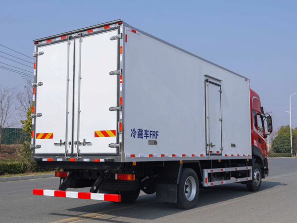 东风天锦KR PLUS冷藏车