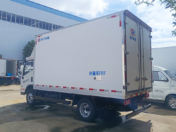 福田领航M5冷藏车
