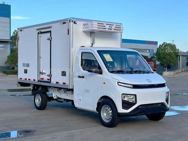 吉利远程F1E冷藏车