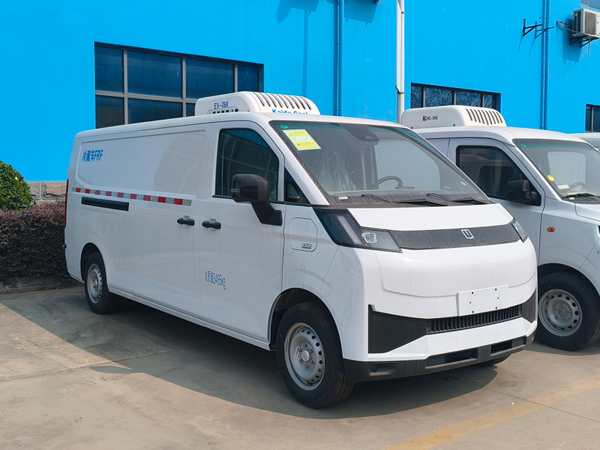 吉利远程V8E纯电动冷藏车