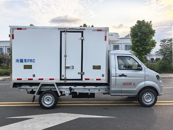 金杯金卡S2冷藏车