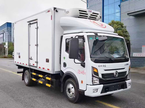 东风多利卡D6冷藏车