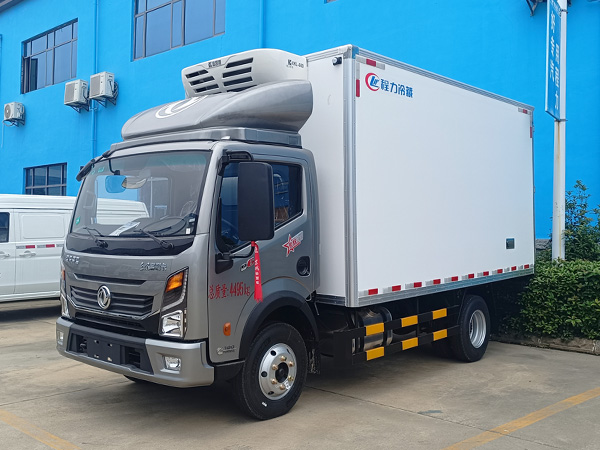 东风多利卡D6冷藏车