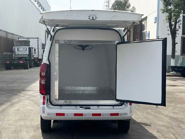 华晨鑫源金杯小海狮冷藏车，鑫源金杯小海狮冷藏车，金杯小海狮面包冷藏车，鑫源汽车金杯海狮面包冷藏车