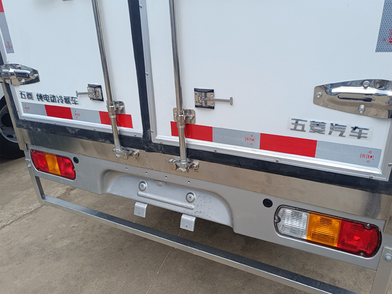 五菱冰宝纯电动冷藏车，菱势冰宝纯电动冷藏车，柳州五菱冰宝冷藏车，菱势冰宝冷藏车，五菱菱势纯电动冷藏车
