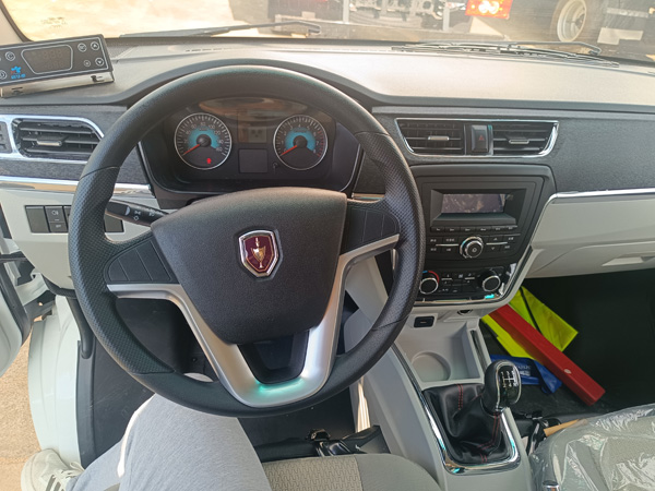华晨鑫源金杯小海狮冷藏车，鑫源金杯小海狮冷藏车，金杯小海狮面包冷藏车，金杯面包冷藏车