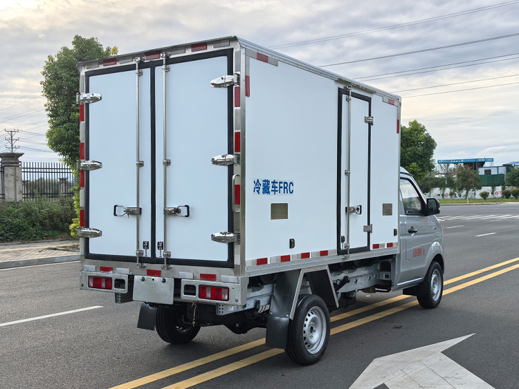 金杯金卡S2冷藏车，鑫源金杯S2冷藏车，鑫源汽车金杯金卡冷藏车，金杯S2小型冷藏车